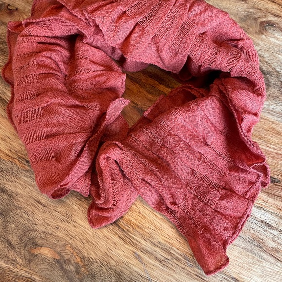 Claudia Nichole Ruffled Textured Scarf - Picture 2 of 10